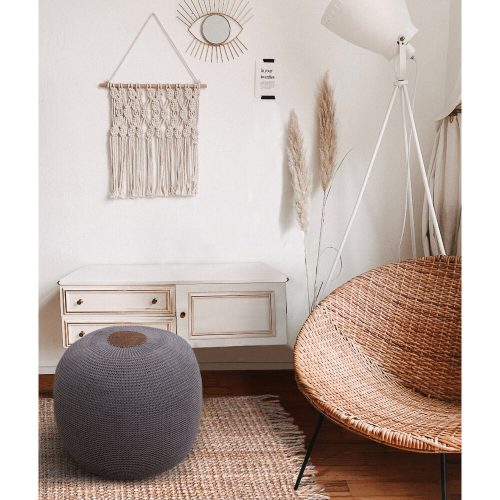 Kézzel készített barna puff, 40 x 40 x 45 cm | 100% akril, poliészter töltettel | Stílusos és sokoldalú ülőhelyek nappali és hálószoba dekorációjához