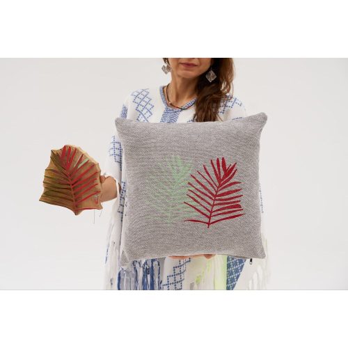 Kézzel készített zsenília párna, szürke, 50 x 50 cm | 100% szálas töltelék | Puha és stílusos dekor nappaliba, hálószobába vagy irodába | Hangulatos Kényelem
