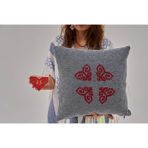 Kézzel készített sötétszürke zsenília párnahuzat, 50 x 50 cm | 100% puha és kényelmes | Tökéletes a modern lakberendezéshez és kényelemhez | Elegáns és stílusos design