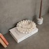 Elegáns fehér tál, 20 cm átmérő x 5 cm magasság, 100% szicíliai lila márvány | Tökéletes lakberendezéshez és étkezéshez | Stílusos és tartós kivitel