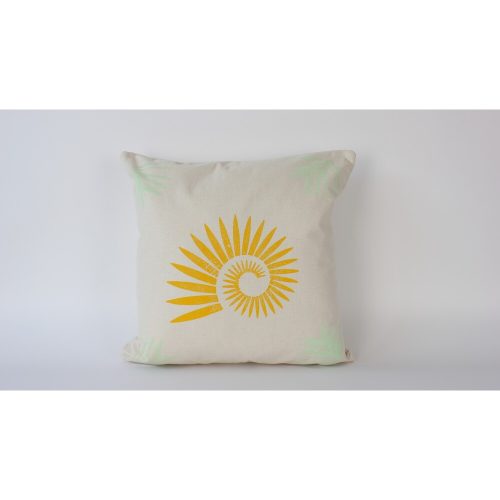 Kézzel készített krémszínű vászon párnahuzat (50 x 50 cm) | 100% természetes szövet | Elegant & Soft Touch | Tökéletes lakberendezéshez és hangulatos lakóterekhez