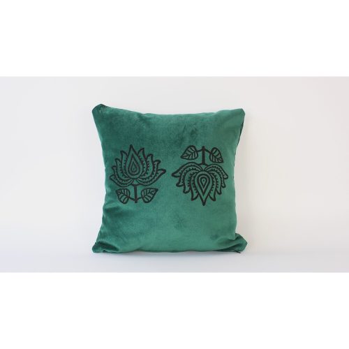 Kézzel készített zöld bársony párnahuzat, 50 x 50 cm | 100% Soft Velvet | Tökéletes lakberendezéshez és hangulatos lakóterekhez | Elegáns és stílusos design