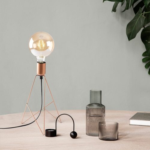 Elbűvölő réz asztali lámpa, 21 x 21 cm, magasság 35 cm | Fém ház, E27 Socket Max 40W, 150 cm Kábel | Elegáns világítás modern terekbe