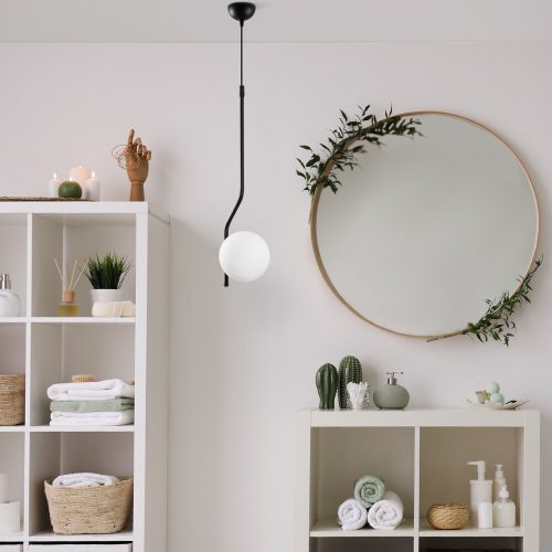 Elegáns fekete csillár, állítható magasságú 70-100 cm, fém ház üvegkupakkal, Ø15 cm, E27 aljzat, tökéletes a modern lakberendezéshez, IP20