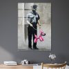 Banksy dekoratív edzett üvegfestménye, 45 x 65 cm | 100% edzett üveg, 4 mm vastag | Stílusos falfestmény modern otthonokba és irodákba
