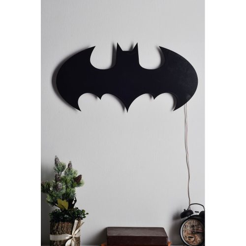 Elegáns piros dekoratív LED világítás, 50 x 25 cm | Fekete MDF talp (2,7mm), 60 LED/m, 12V 1A adapter, 375cm vezeték | Beépített falakasztó rendszer