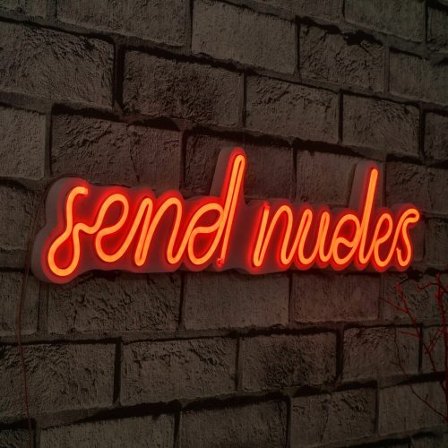 Rugalmas piros neon LED világító csík, 60 x 13 x 2 cm | IP67 Vízálló, 12V DC, 375 cm Hosszúság | Beépített fali akasztórendszer, tökéletes dekorációhoz