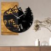 Elegáns dekoratív fa falióra, 56 x 3 x 58 cm | 100% fa és fém, csendes mechanizmus | Egyedi dió-fekete kivitel, bármilyen helyiségbe tökéletes