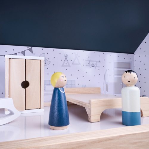 Fából készült babaház + bútor 80cm